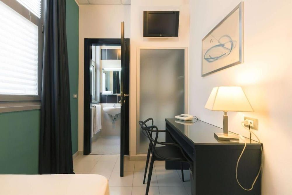 undefined Executive Business Hotel 3