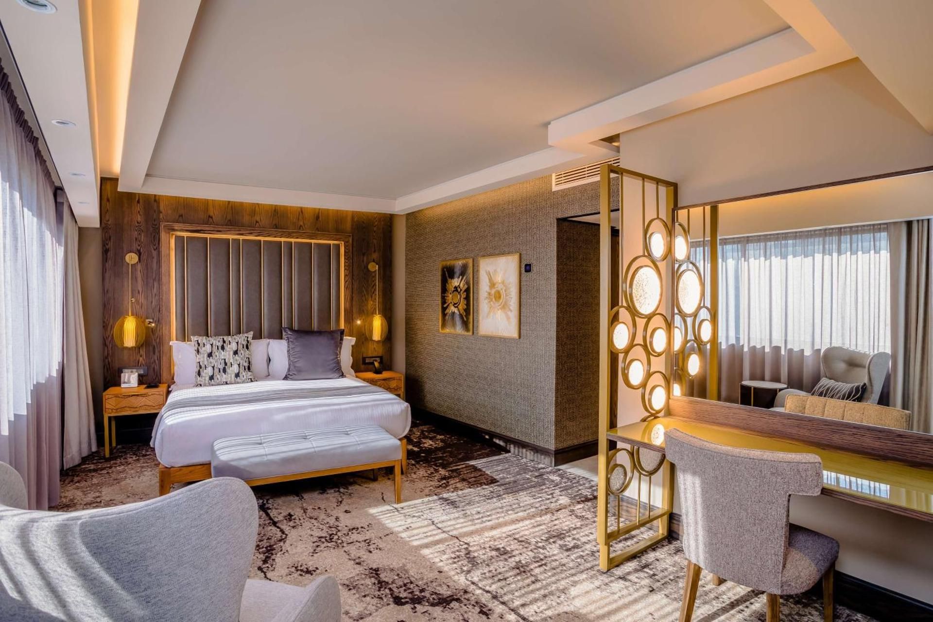 Sandton Towers Corner Deluxe King Room