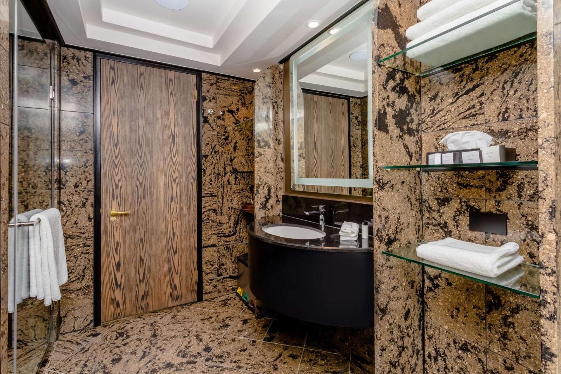 Sandton Towers Club Floor Deluxe Suite