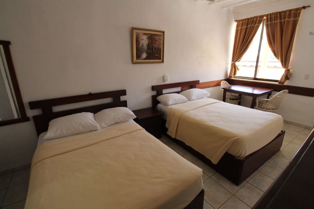 Hotel Garant & Suites Luxury Double AC