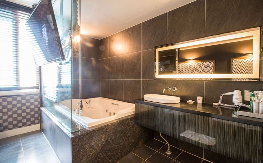 Gary Cooper Hotel Twin room (for 2 guests. for three guests, additional charge KRW 20,000/ngt at the hotel) 5