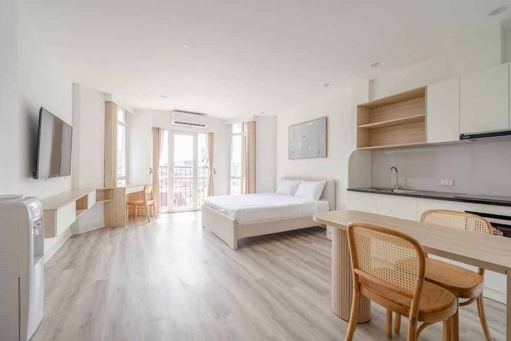 Deluxe Studio Suite, Balcony, City View
