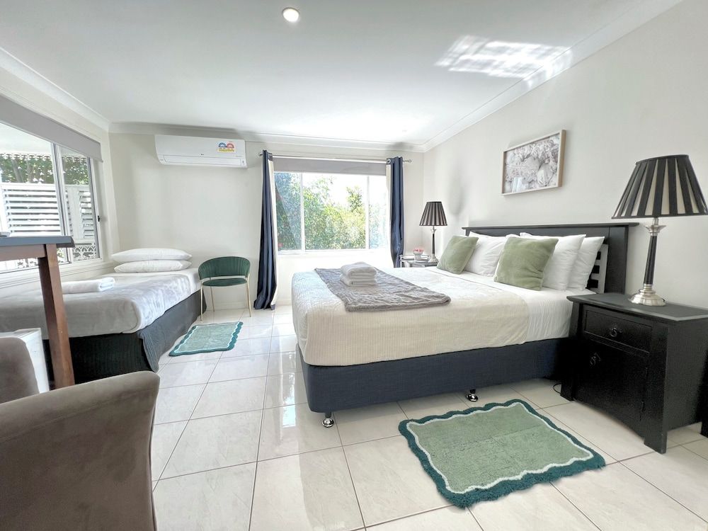 Superior Double Room with Private Bathroom