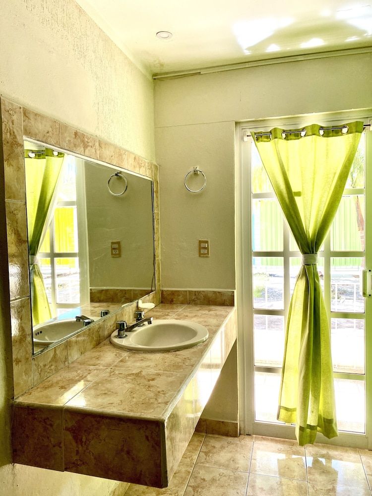 Hotel HC Internacional Standard Room, 2 Double Beds 26