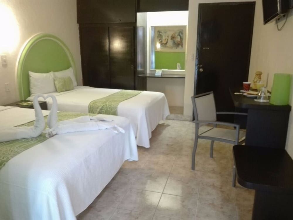 Hotel HC Internacional Standard Room, 2 Double Beds 10