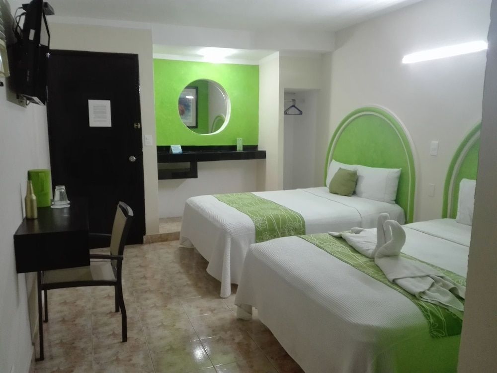 Hotel HC Internacional Standard Room, 2 Double Beds 12