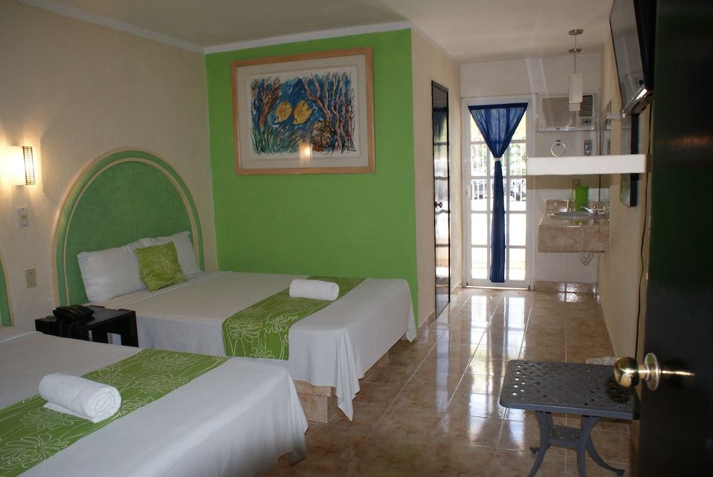 Hotel HC Internacional Standard Room, 2 Double Beds 6