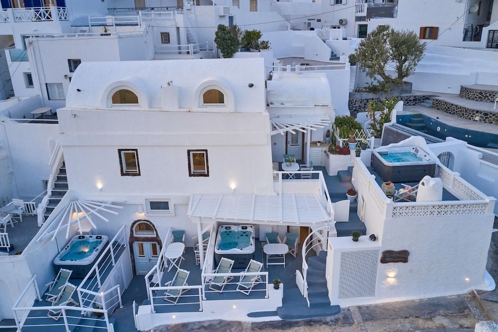 undefined Santorini Mansion at Imerovigli 4