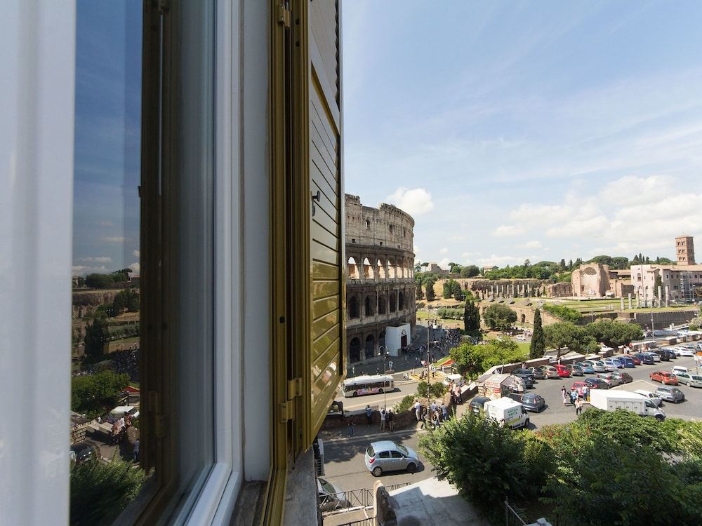 Colosseo Panoramic Rooms Classic Double Room, Balcony, Courtyard View 4
