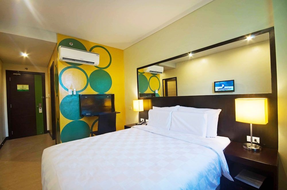Go Hotels Dumaguete Standard Queen Room