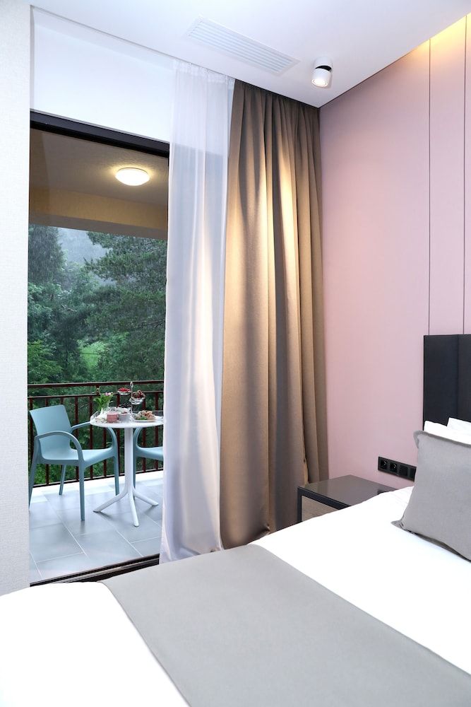 Best Western Plus Paradise Hotel Dilijan Executive Room, 1 King Bed, Non Smoking, Balcony 9