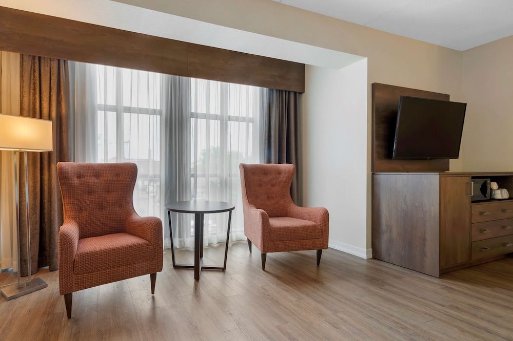 Perth Parkside Hotel and Spa, BW Premier Collection Standard Room, 1 King Bed with Sofa bed, Non Smoking, Jetted Tub (with Sofabed) 6