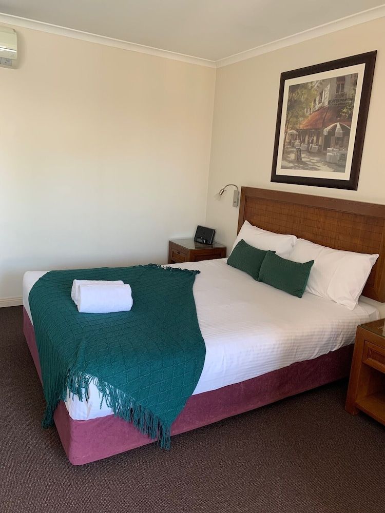 Deluxe Room with Kitchenette