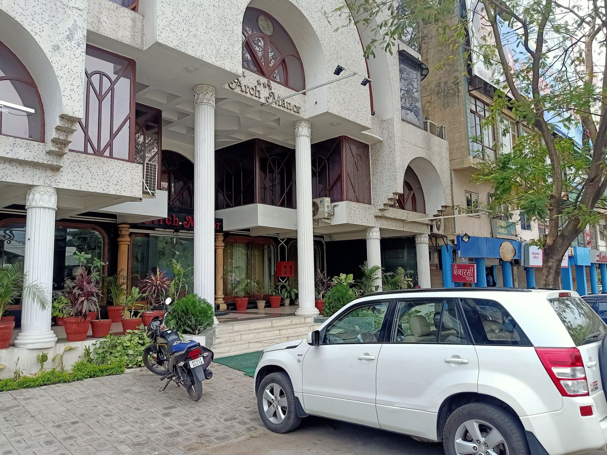 undefined Hotel Arch Manor 10