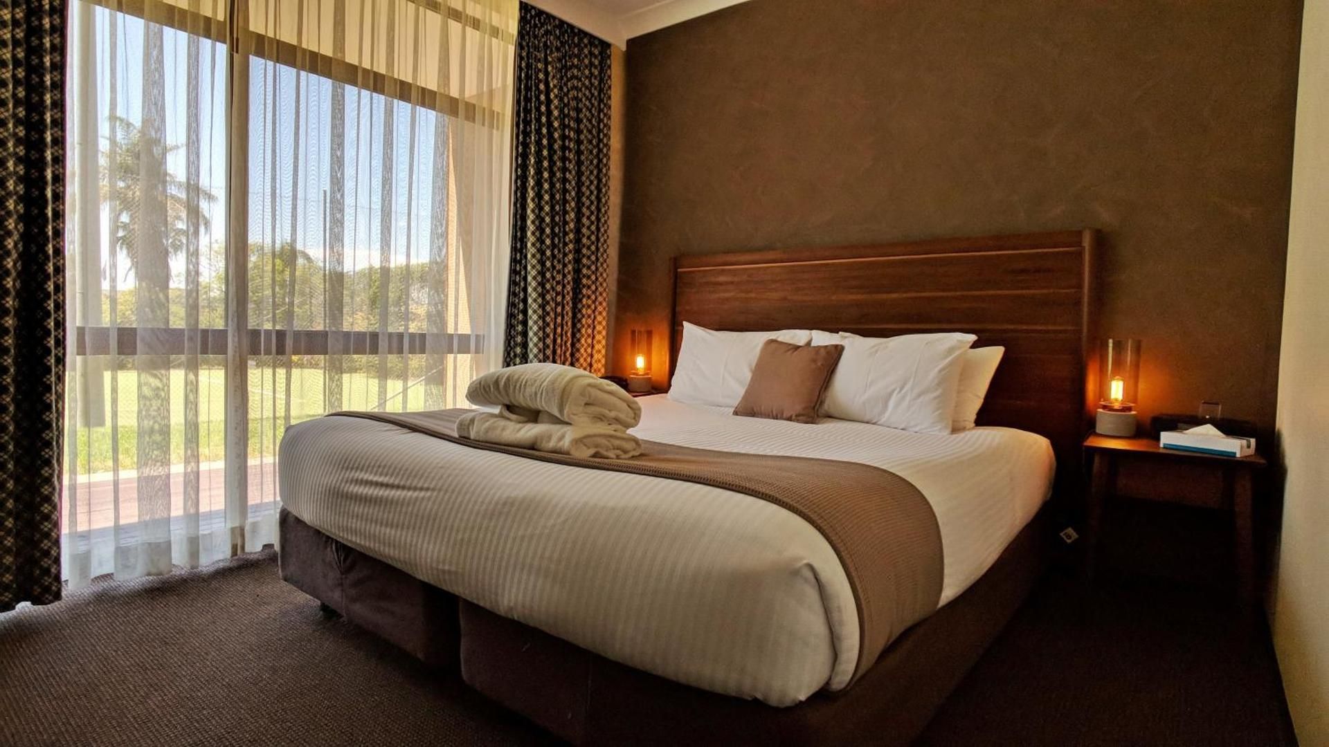 1 King Bed, Non Smoking Room
