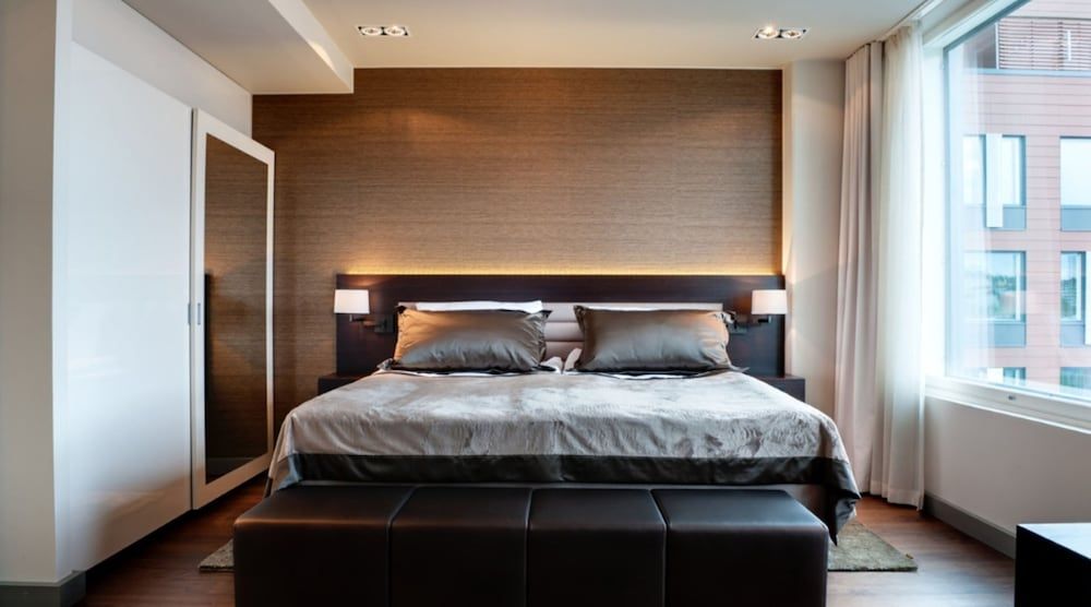 Room, 1 King Bed (Ultimate Solo)