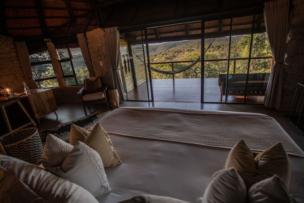 Leopard Mountain Safari Lodge Luxury Suite 22