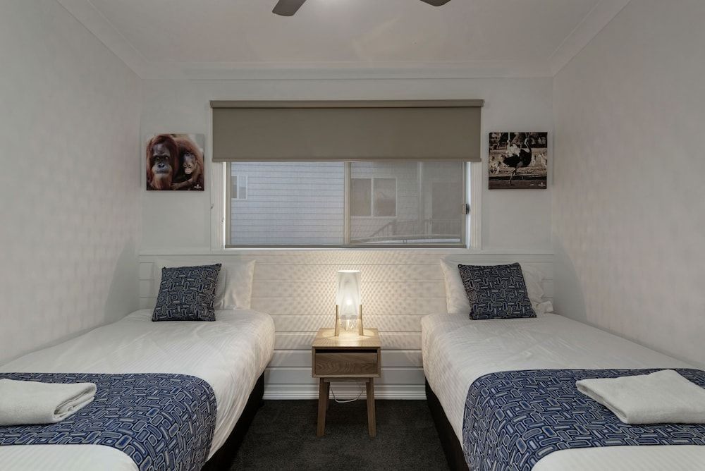 Discovery Parks - Dubbo Deluxe 2 Bedroom Cabin 2