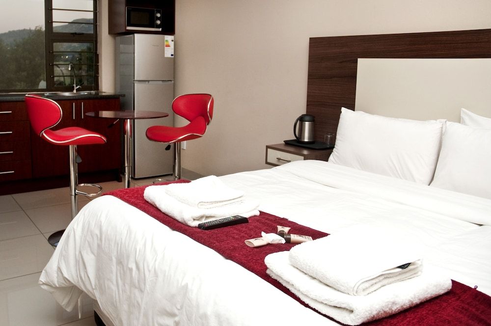 Eagle Nest Luxury Accommodation Double Room 7