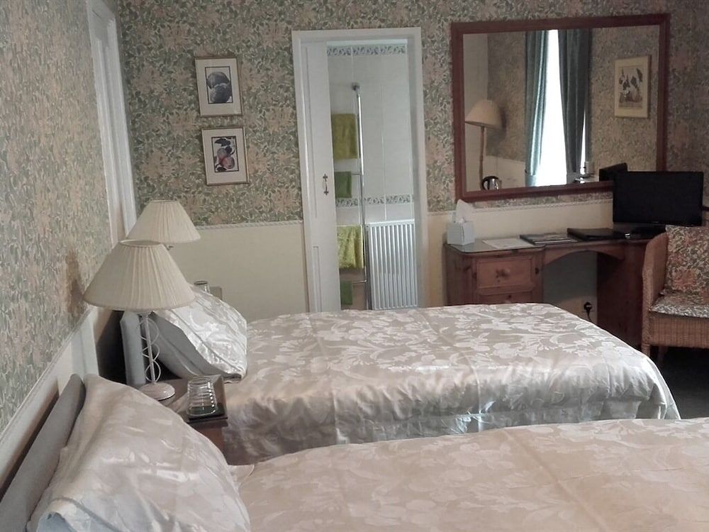 Twin Room, Ensuite (Shower Room)