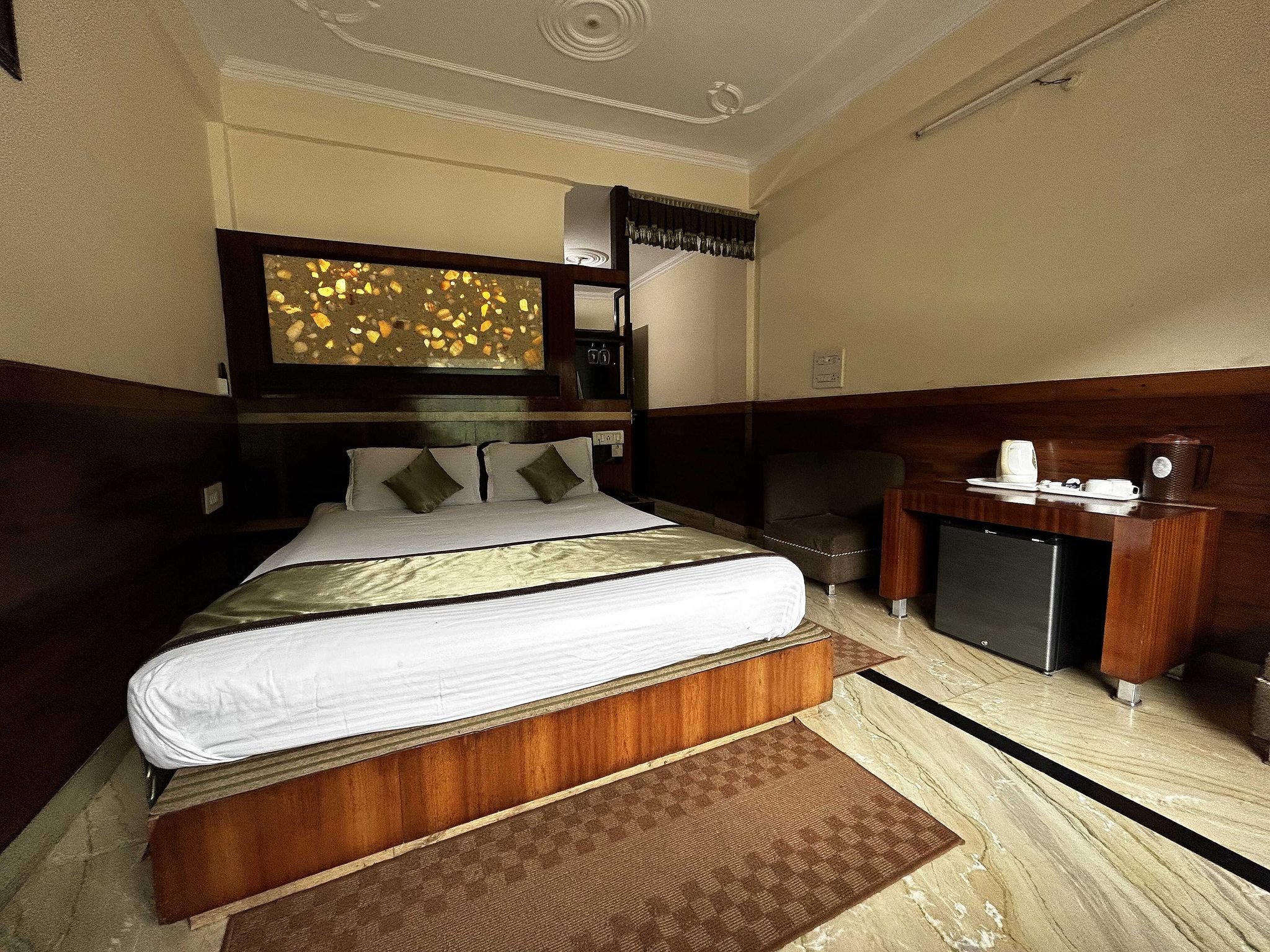 Gandhis Paradise Most Centrally Located Hotel In Mcleodganj Premium Valley View With Independent Balcony 3