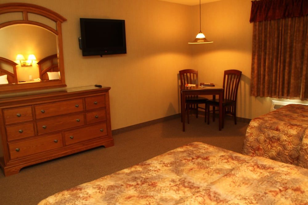 Auberge du Draveur Comfort Room, 2 Queen Beds 4