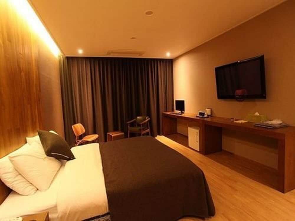 Designers Hotel The Rich Standard Double Room