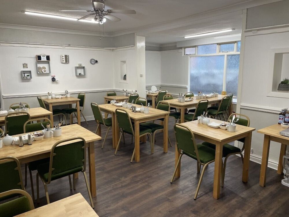 undefined The Sandford Promenade 8