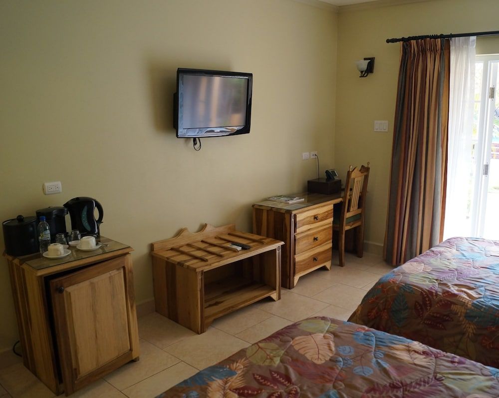 Hotel Four Seasons Deluxe Room 4