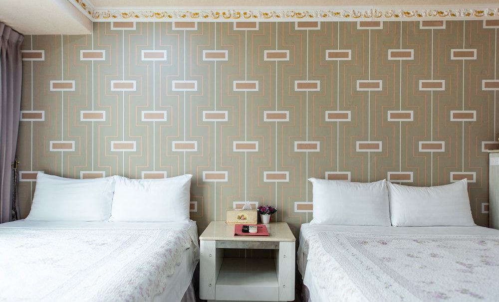 Gwawa Hotel Superior Quadruple Room, Bathtub, City View