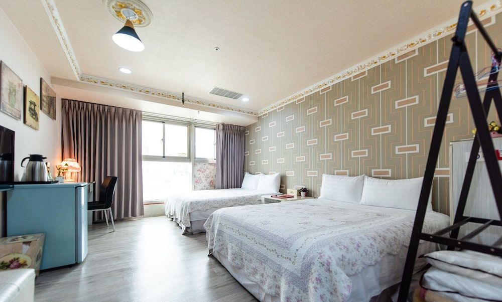 Gwawa Hotel Superior Quadruple Room, Bathtub, City View 7