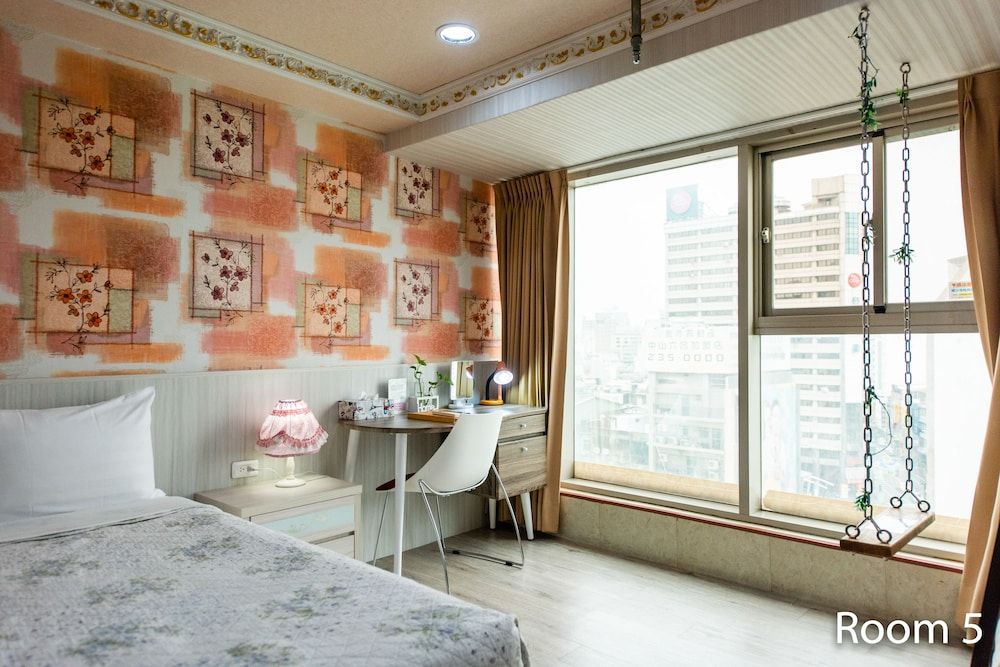 Gwawa Hotel Standard Room, Bathtub, City View 19