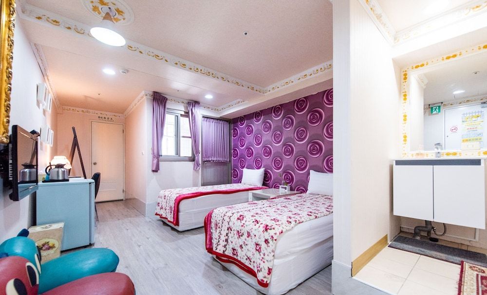 Gwawa Hotel Standard Room, Bathtub, City View 7