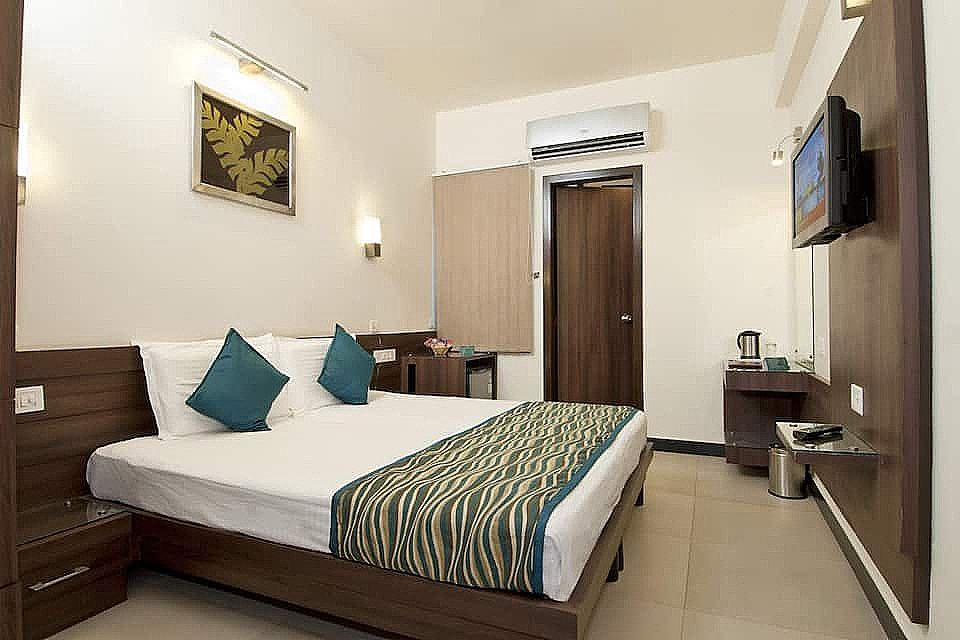 Hotel Shree Residency Standard Room Double 7