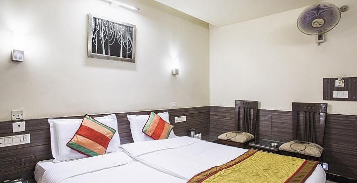 Hotel Shree Residency Standard Room Double 4