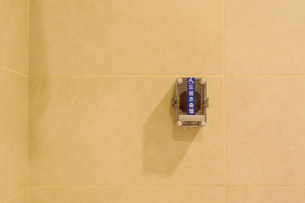 Pharos Hotel Standard Double Room (Bigger than most in Seoul) 5