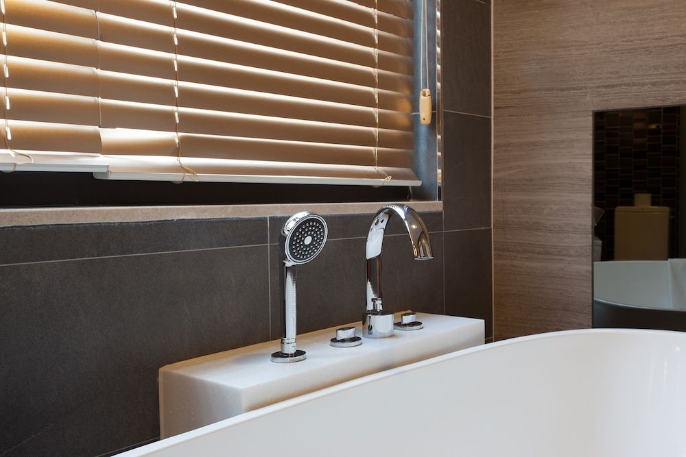 Pharos Hotel Superior Double Room (Bigger than most in Seoul) 14