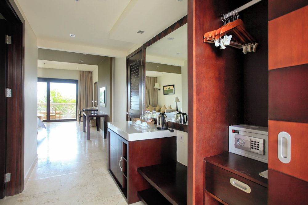 Olalani Resort and Condotel