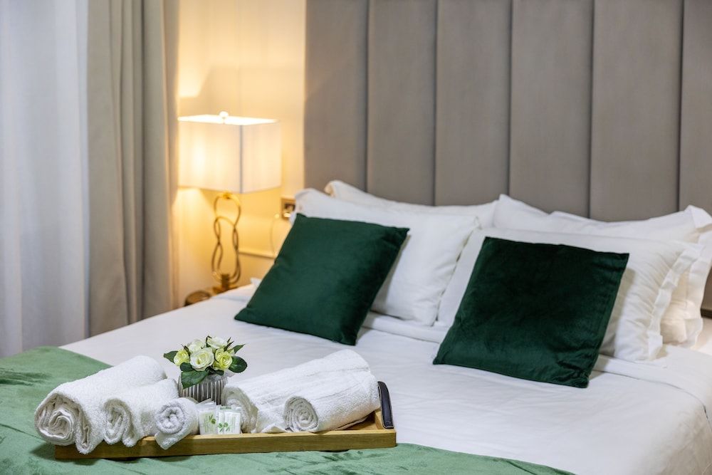 undefined Les Chambres d' Or 5