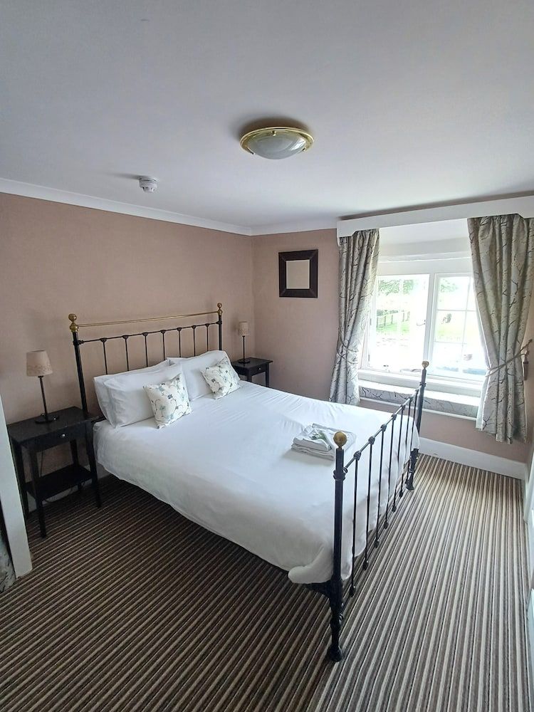 Northover Manor Hotel Standard Double Room, Ensuite 3