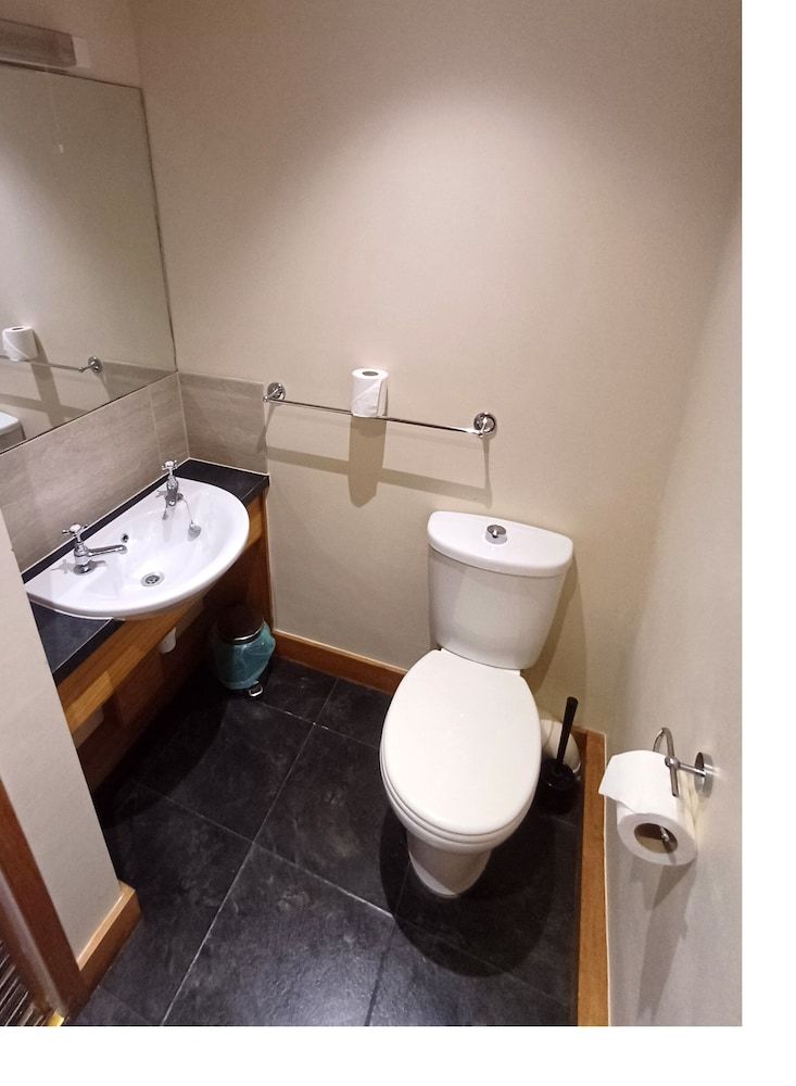 Northover Manor Hotel Standard Double or Twin Room, Ensuite 6