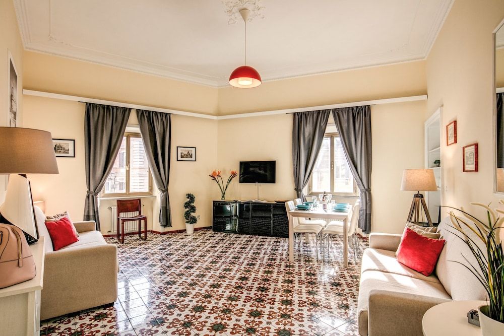 undefined Tritone Top House 5