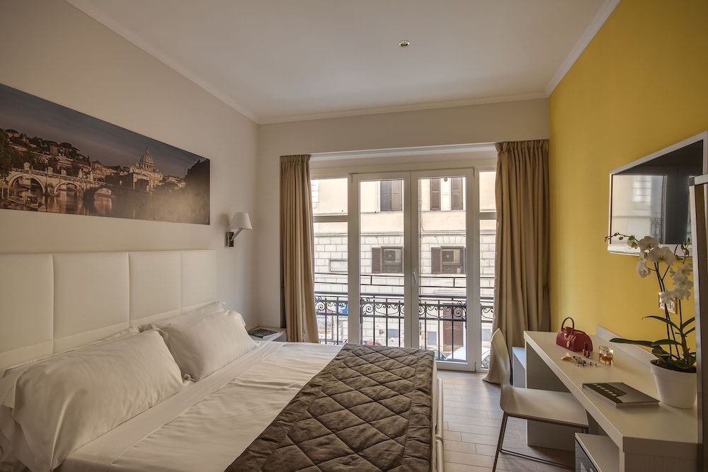 undefined Tritone Top House