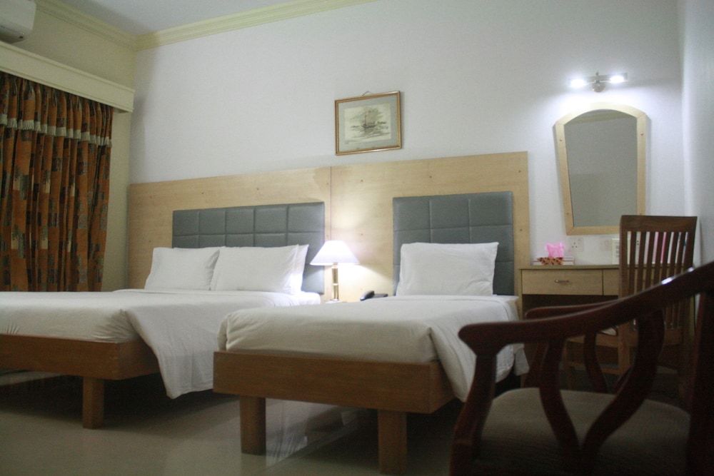 Hotel Ornate Deluxe Twin Room 3