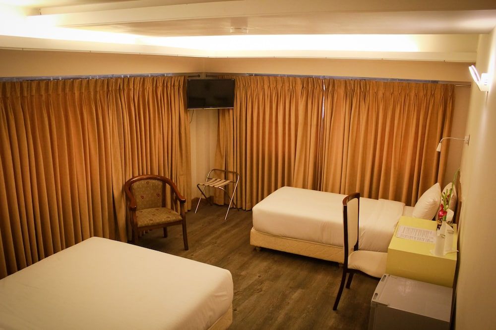 undefined Hotel Ornate 8