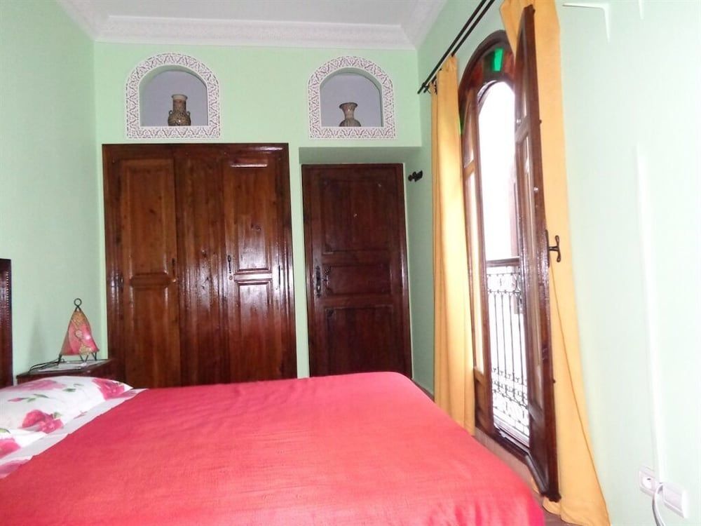 undefined Riad Sesame