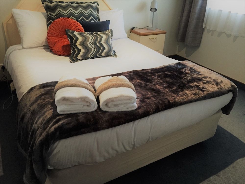 The Beachcomber Hotel Deluxe One Bedroom Unit