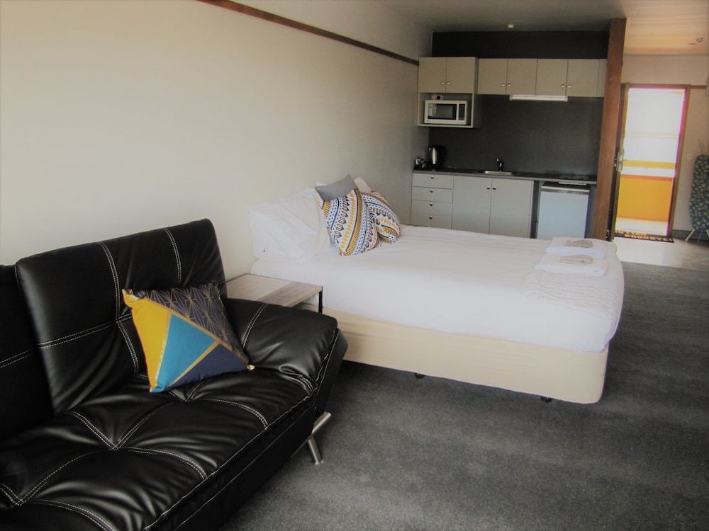 The Beachcomber Hotel Kitchen Studio 4