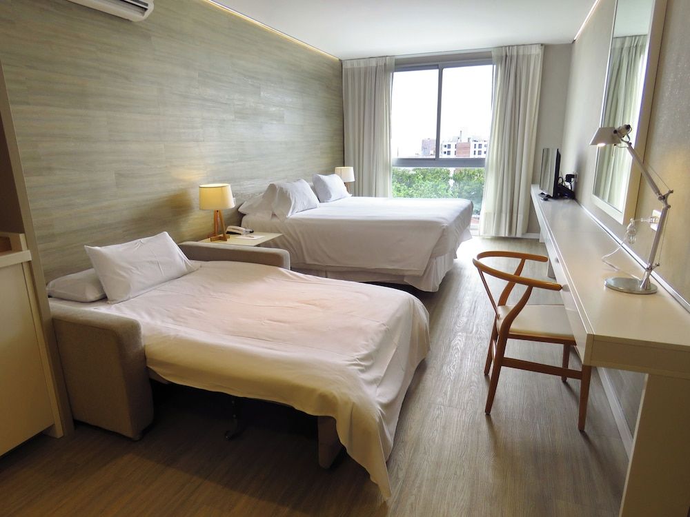 Smart Hotel Montevideo Deluxe Room