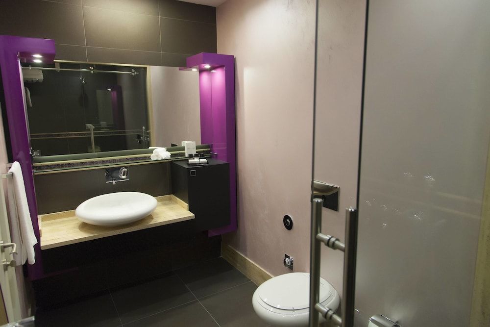 The Leos Residence Deluxe Apartment, 1 Bedroom, Kitchen, City View 4